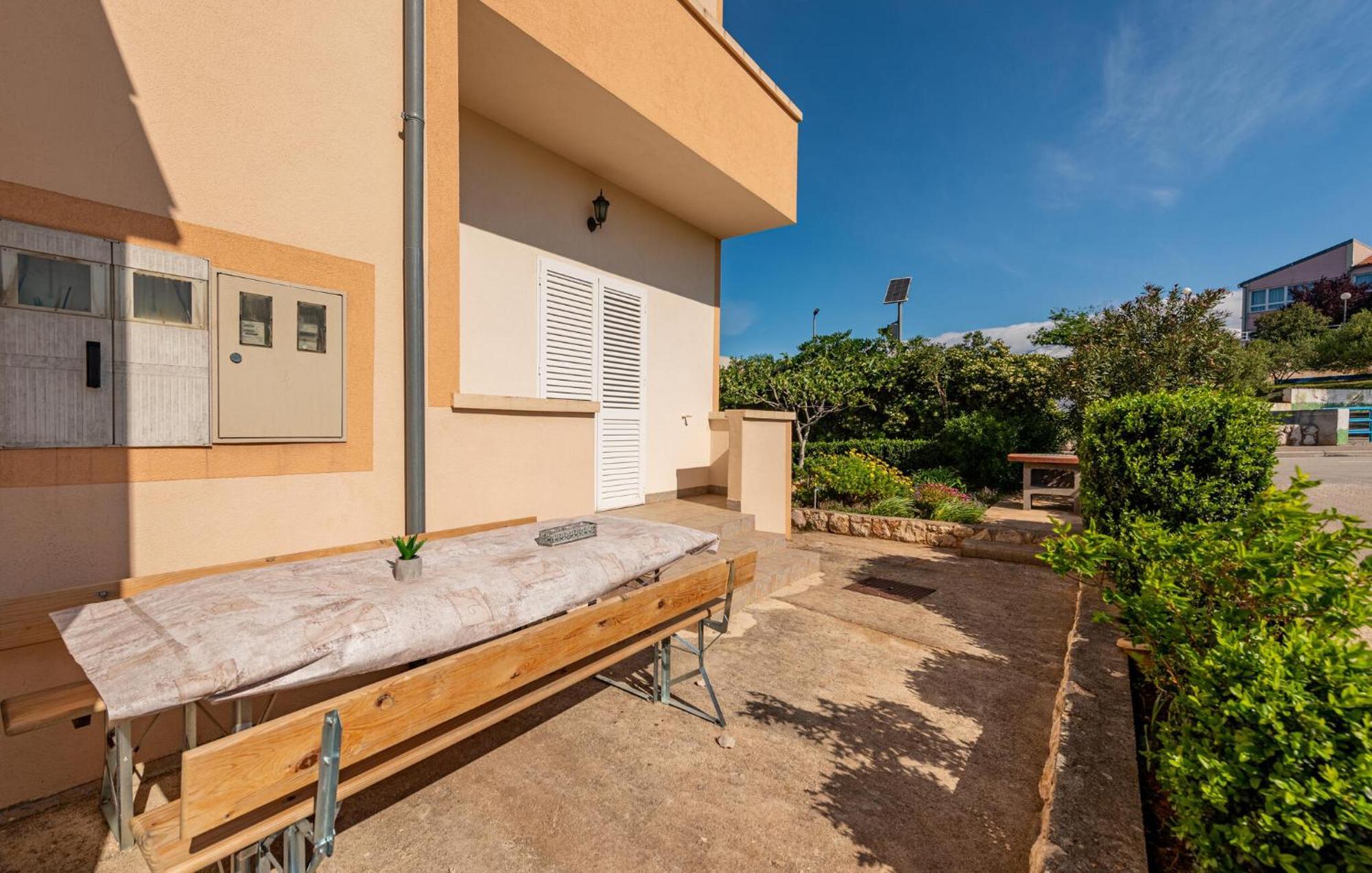 Beautiful Apartment In Maslenica With Kitchen Exterior photo